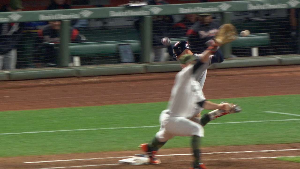 Markakis' RBI fielder's choice