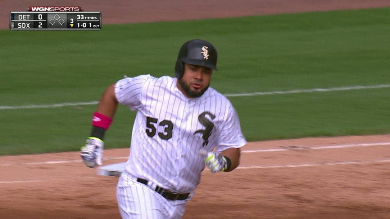 Gonzalez flirts with perfecto in White Sox win