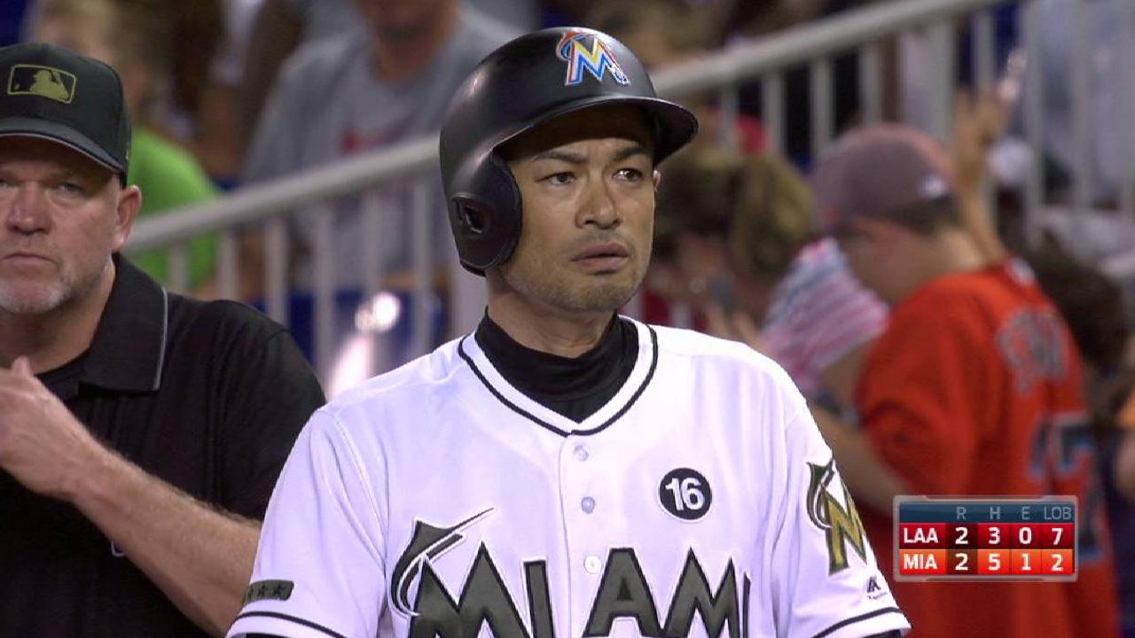 Suzuki's pinch-hit RBI single