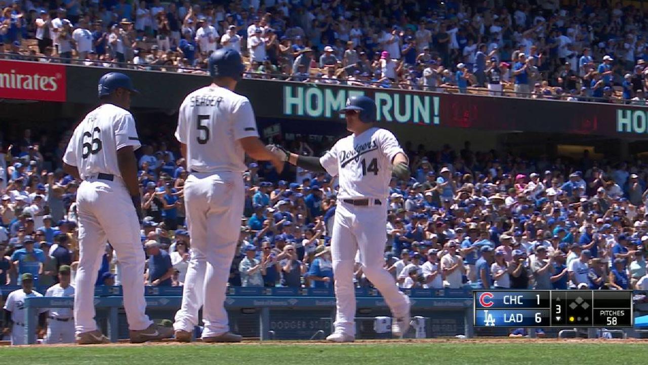 Hernandez's three-run home run