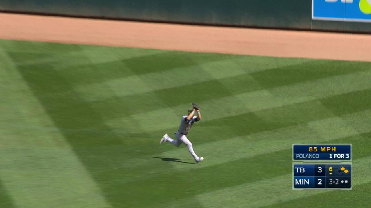 Kiermaier's superb running catch
