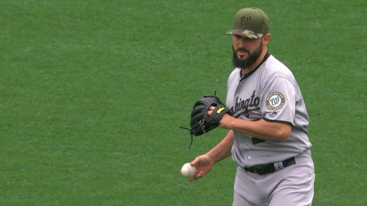 Zim homers as Roark shuts down Giants