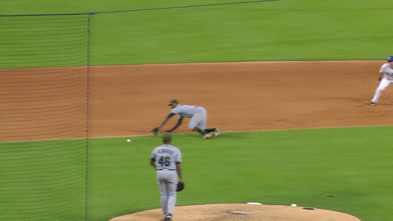 Beckham's 'huge play,' big swing boost Rays