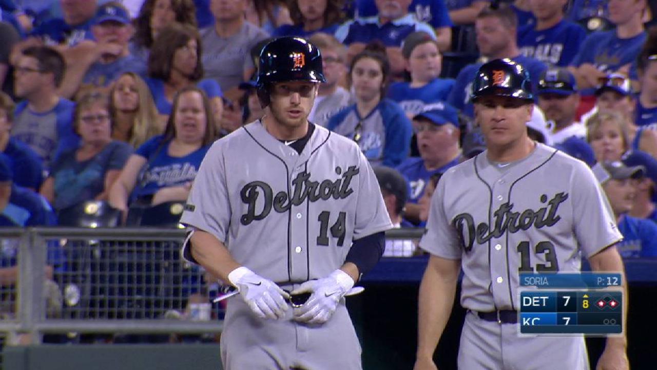 Presley's game-tying RBI single