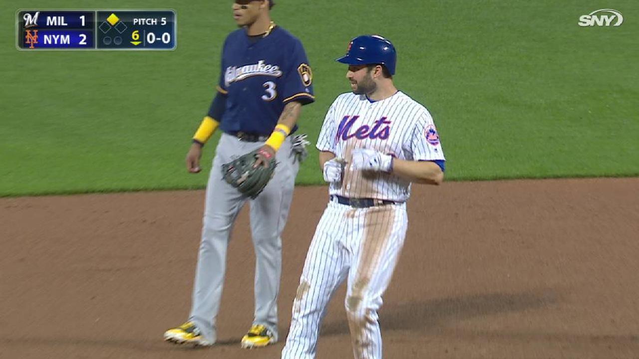 Walker's 1,000th career hit