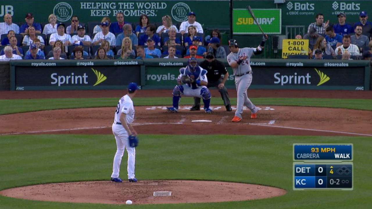 Skoglund K's Miggy swinging