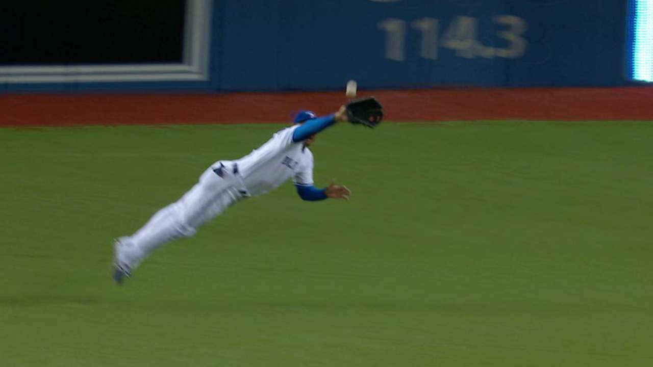 Carrera's diving grab in the 7th
