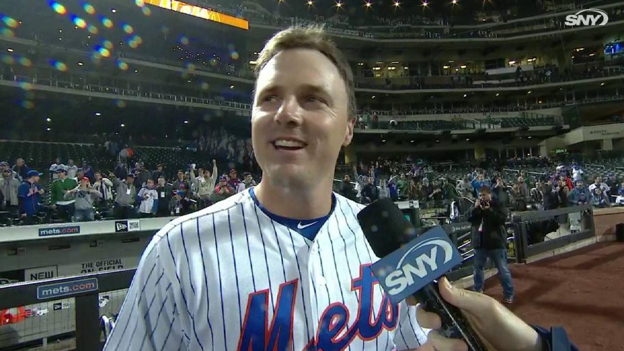 Bruce on walk-off in extras