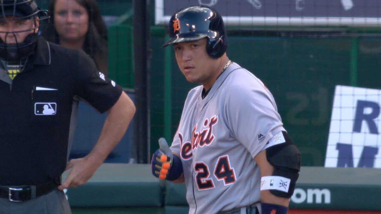 Miggy tips cap to Skoglund