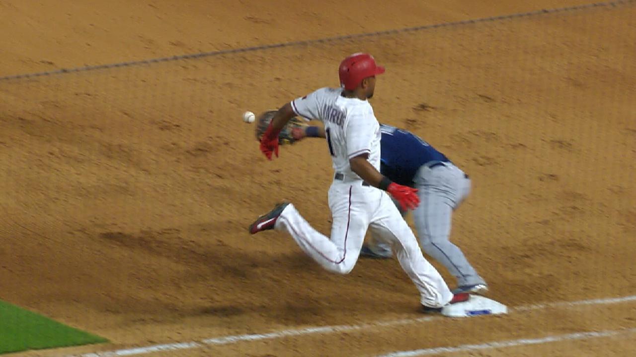 Andrus' RBI fielder's choice