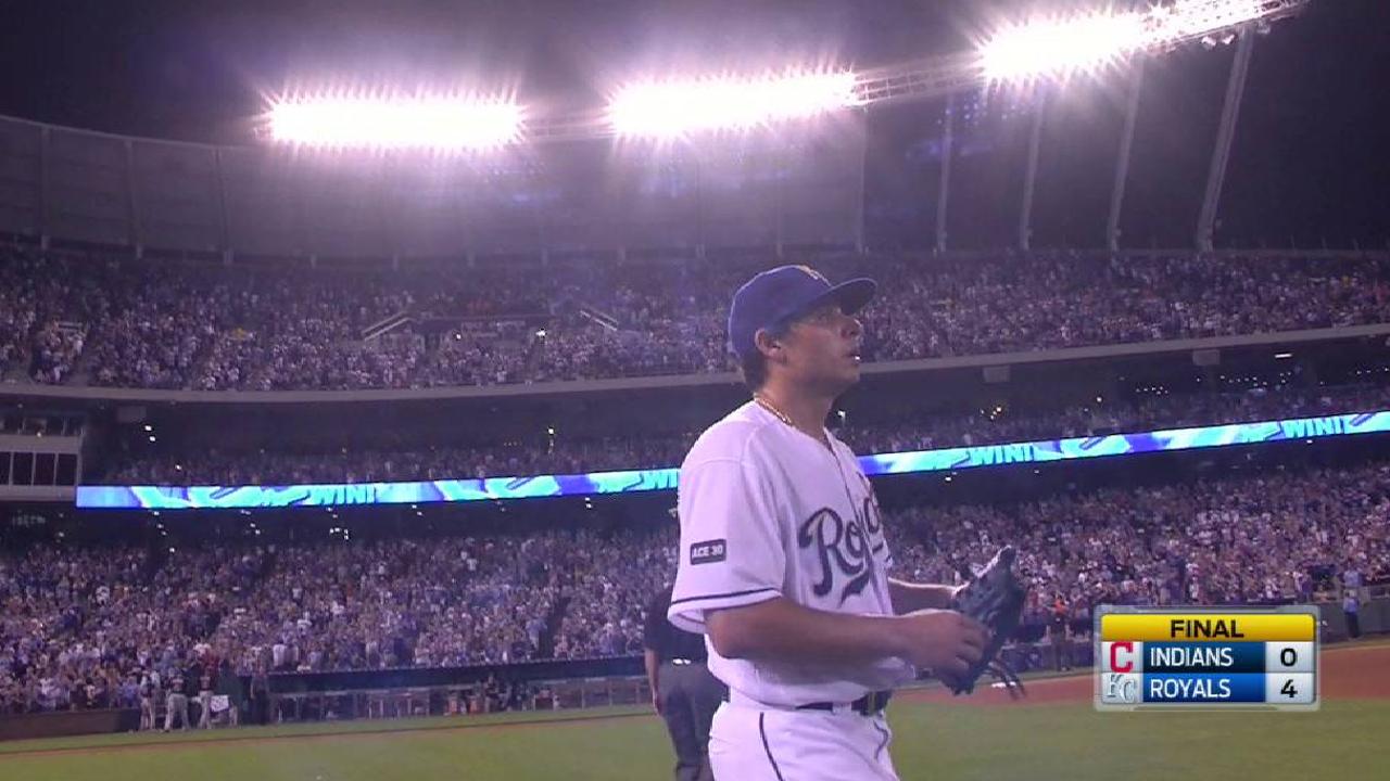 Reales pintaron de blanco a los Indios con joya de Jason Vargas