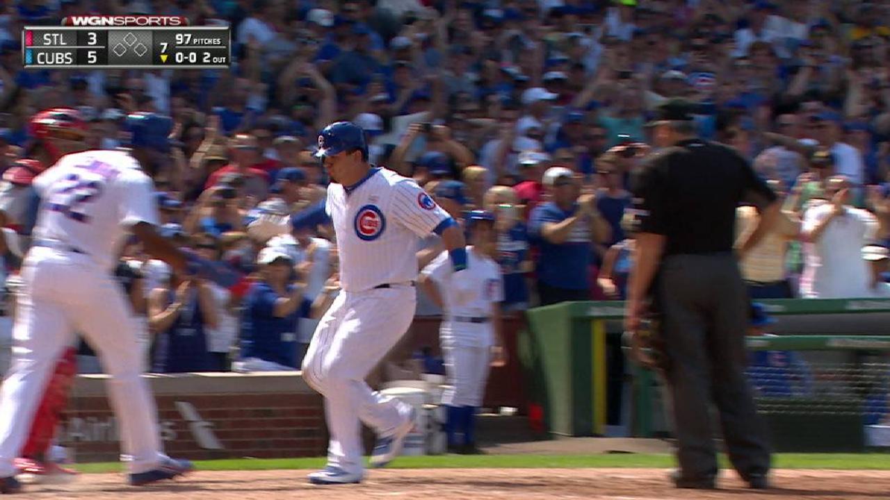 Grand slam de Kyle Schwarber da triunfo a Cachorros sobre Cardenales