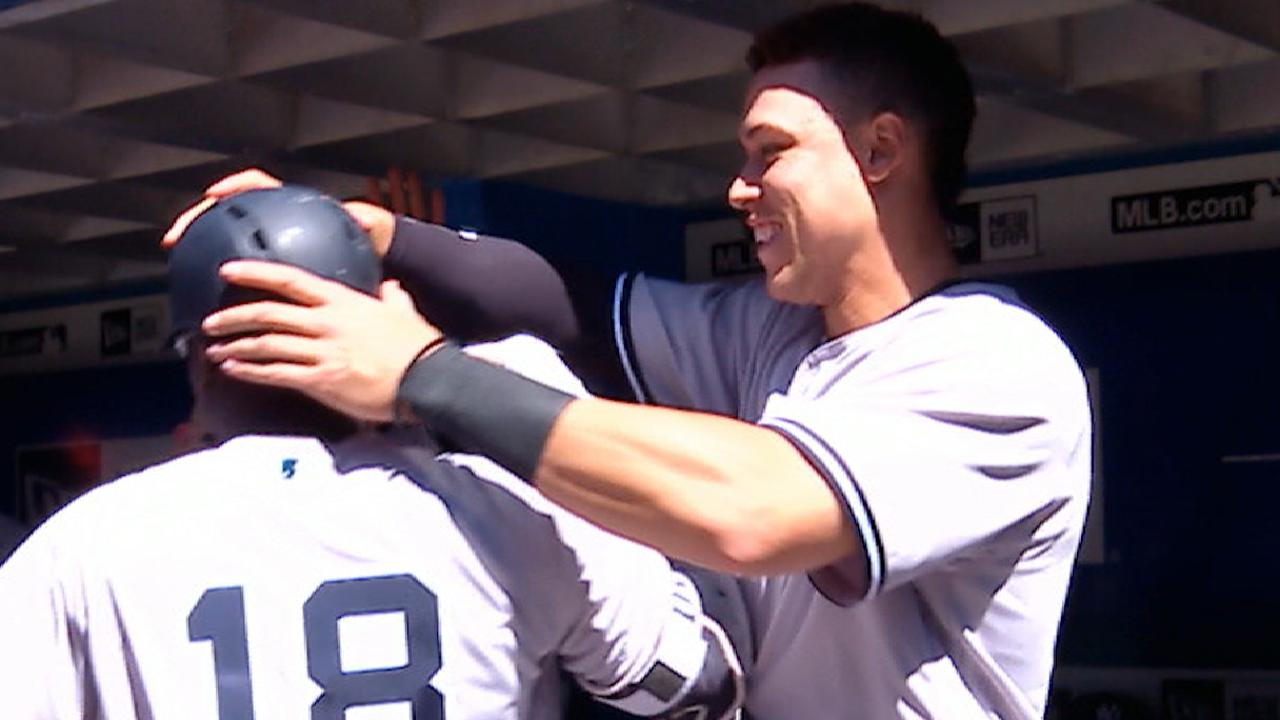 Yankees belt four homers in 8th
