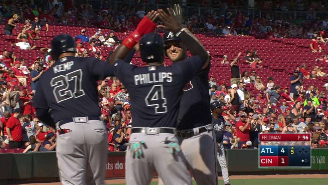 Jonrones de Adams conducen victoria de Bravos ante Rojos