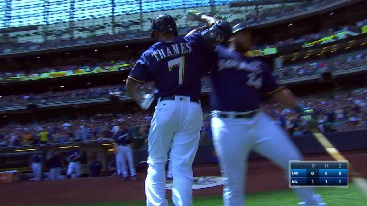 Thames dio su 15to HR y Cerveceros evitaron barrida de L.A.