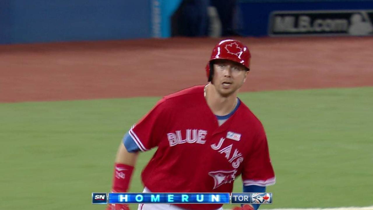 Smoak's two-run smash