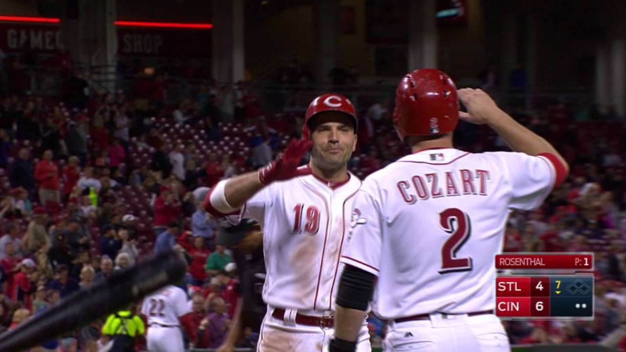 Rojos explotan en la 7ma y amarran serie a Cardenales