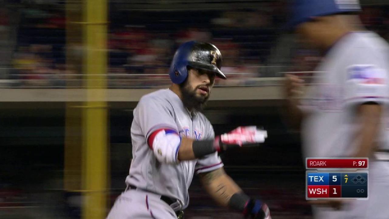 Bambinazos de Lucroy y Odor dan triunfo a Rangers sobre Nacionales