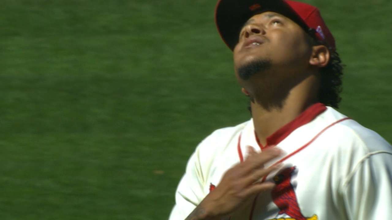 Carlos Martínez lanza primera blanqueda y juego completo