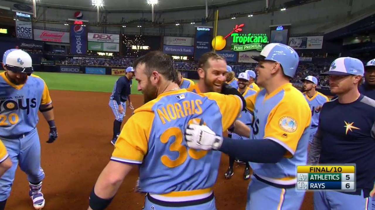 Rays y los Atleticos se repartieron victorias en la doble cartelera