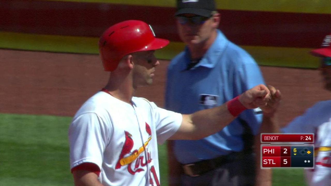 Fryer's opposite-field RBI hit