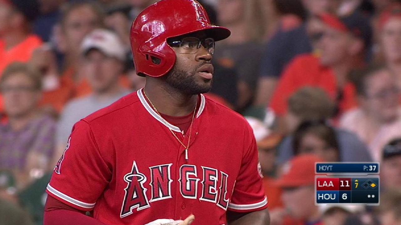 Young Jr.'s RBI single