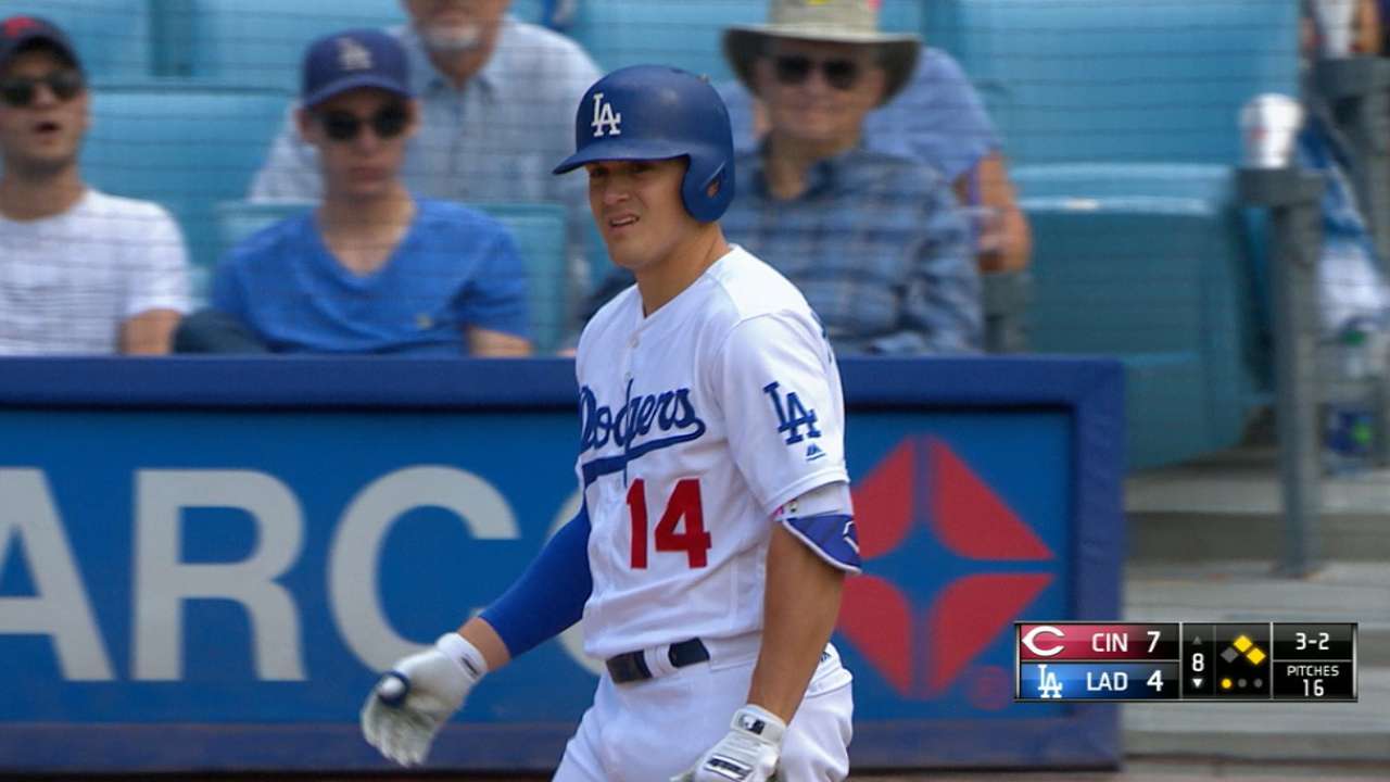 Hernandez's 13-pitch walk