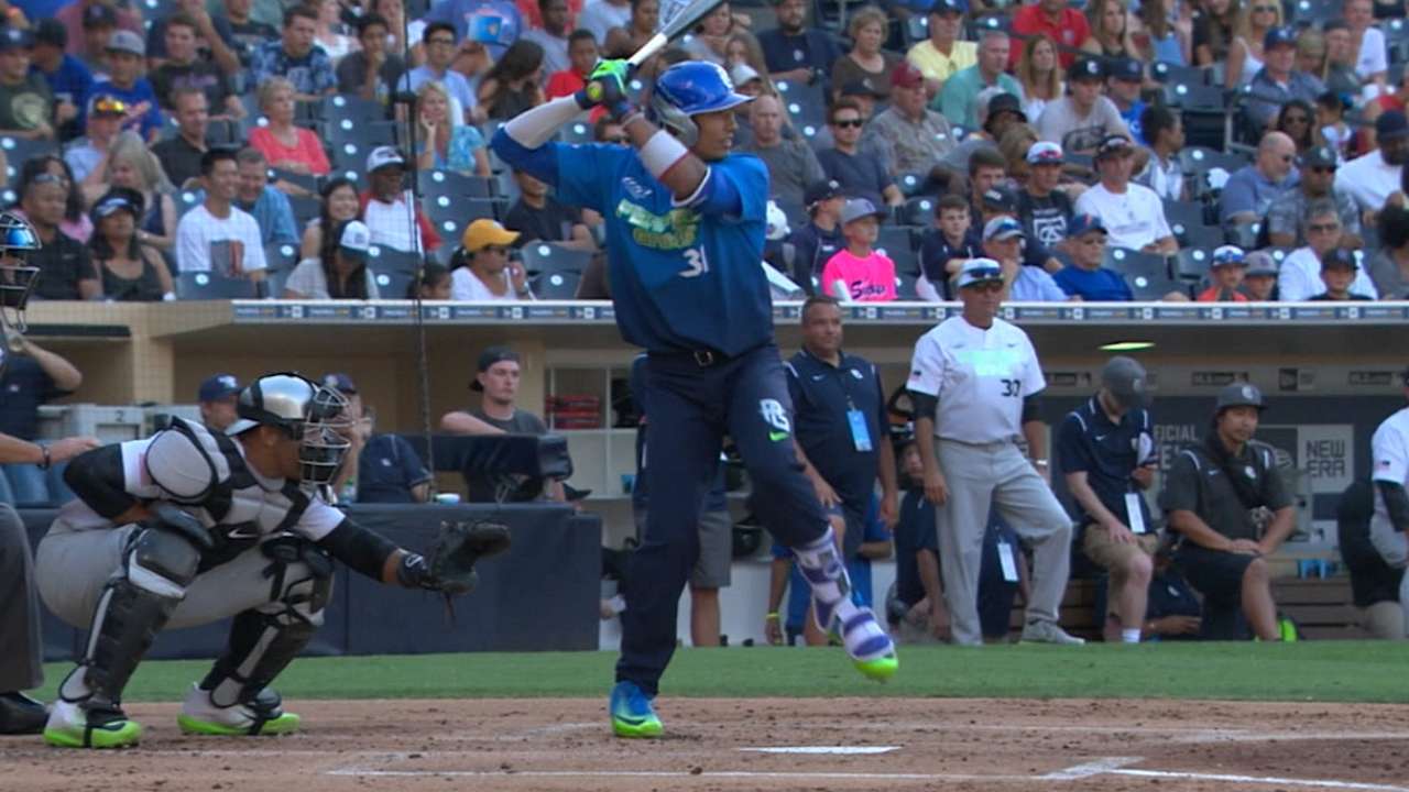 Twins pick 'elite athlete' Lewis No. 1 overall