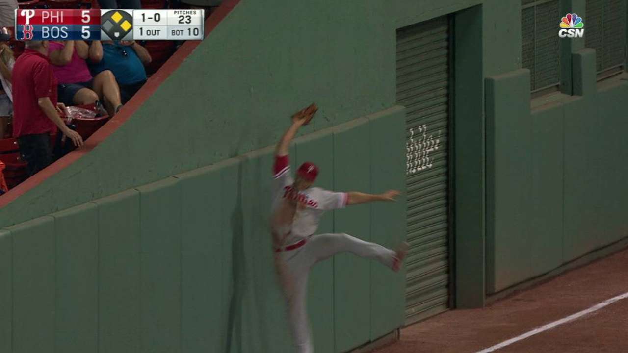 Nava turns inning-ending DP