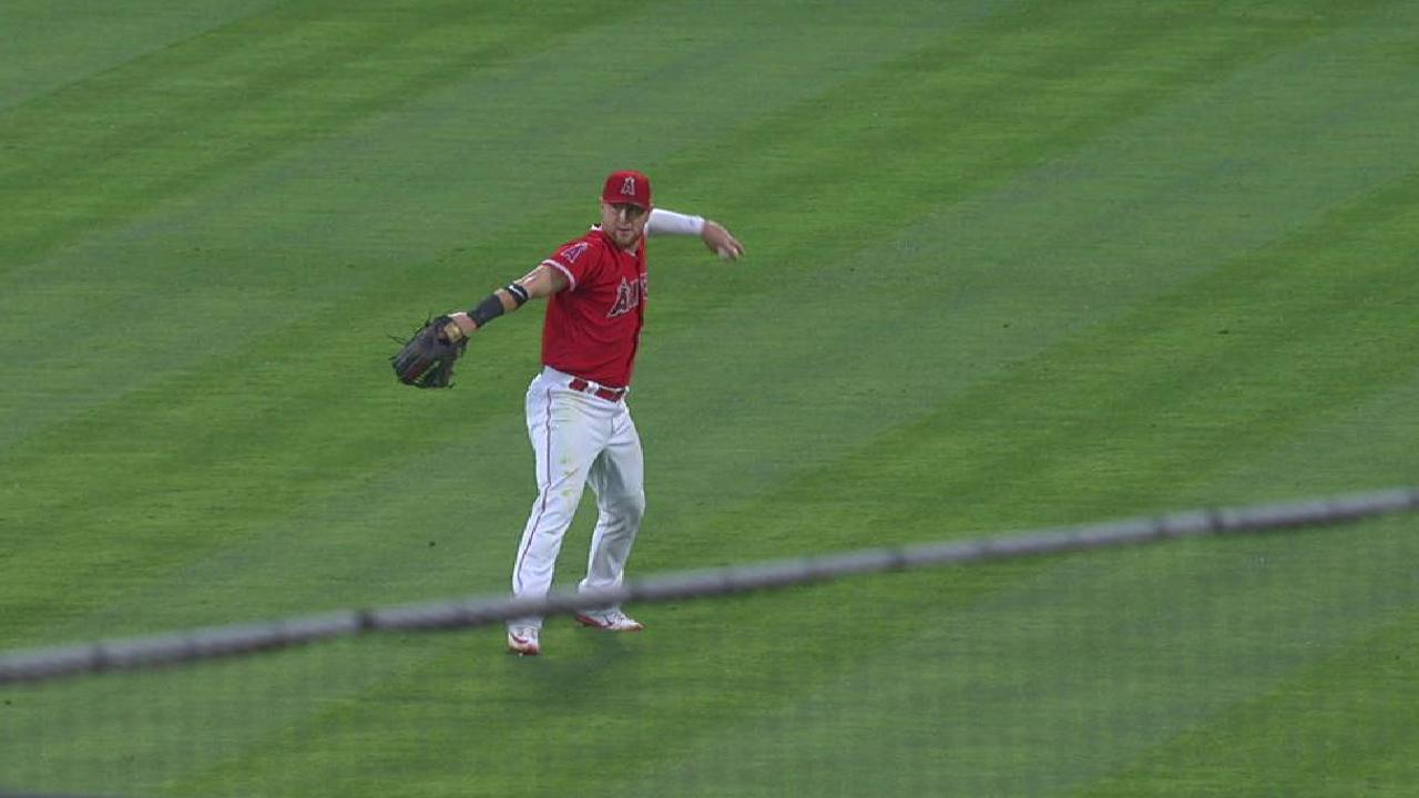 Calhoun's diving catch