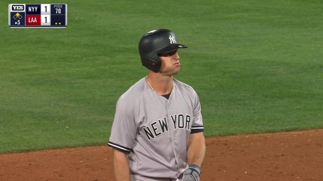 Yanks' win streak snapped by Angels in 11th