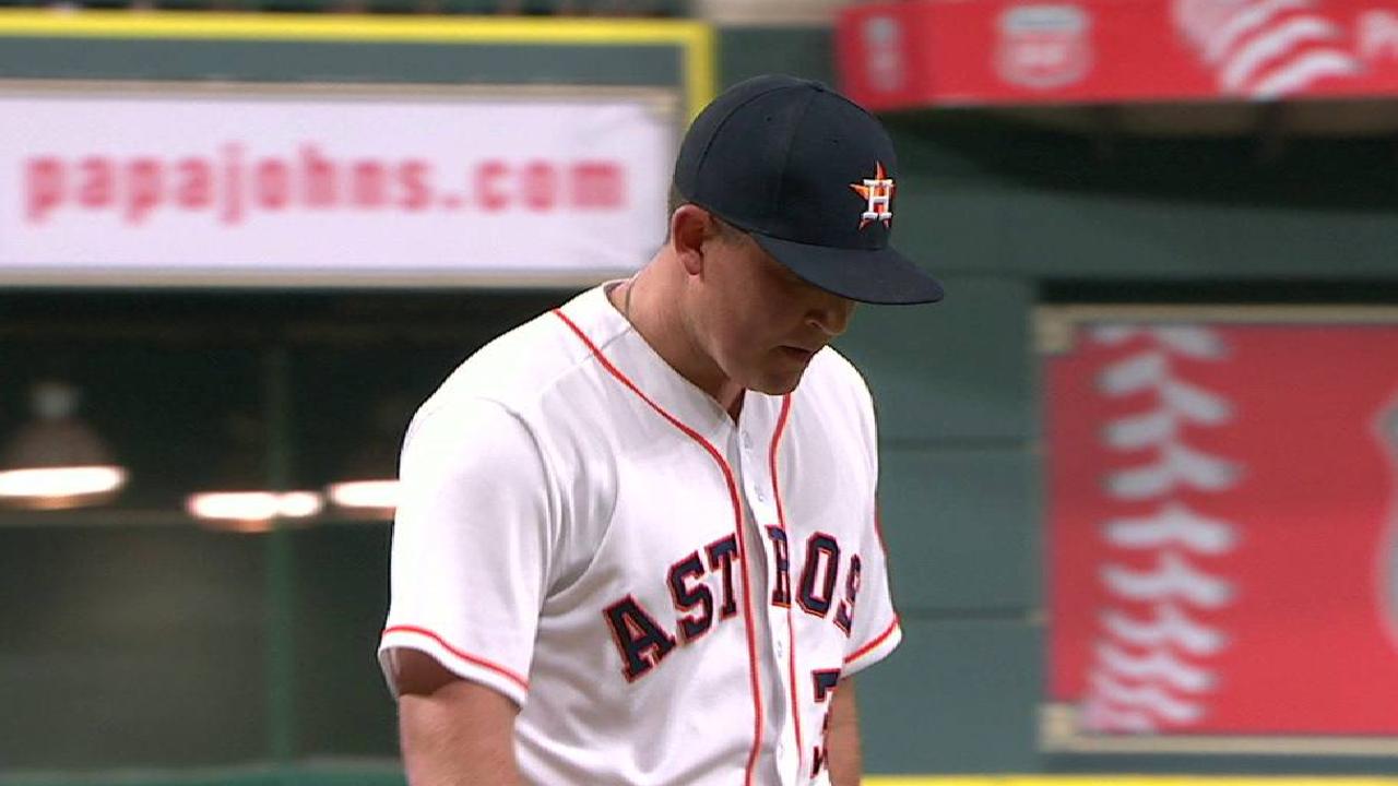 Harris strands the bases loaded