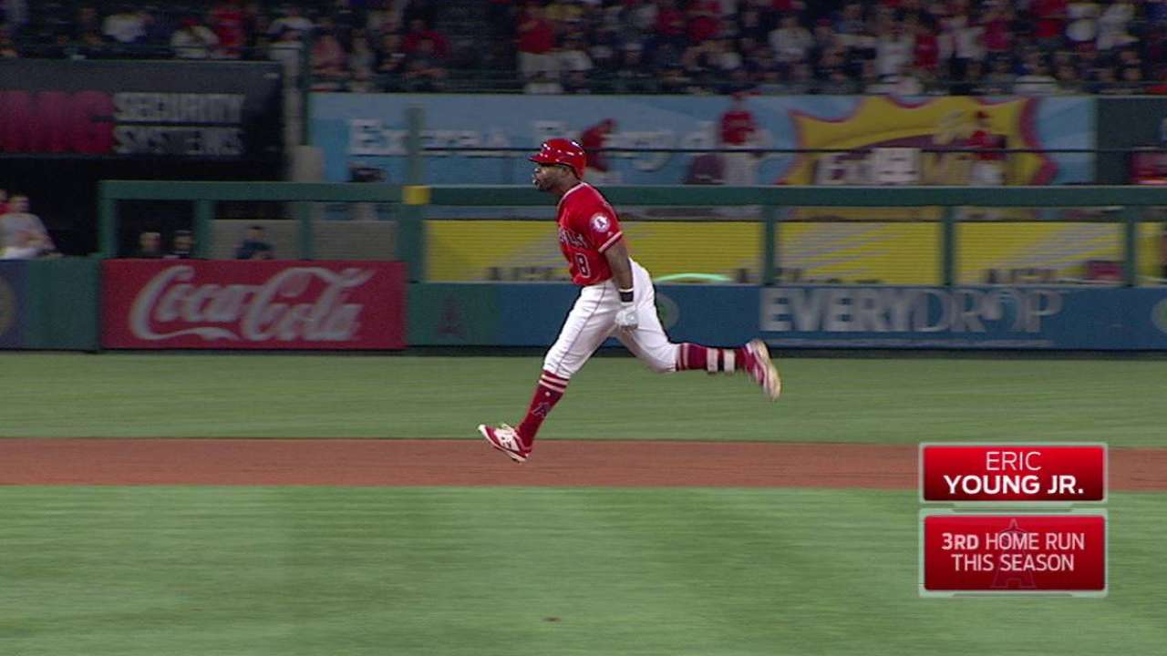 Young's game-tying solo homer