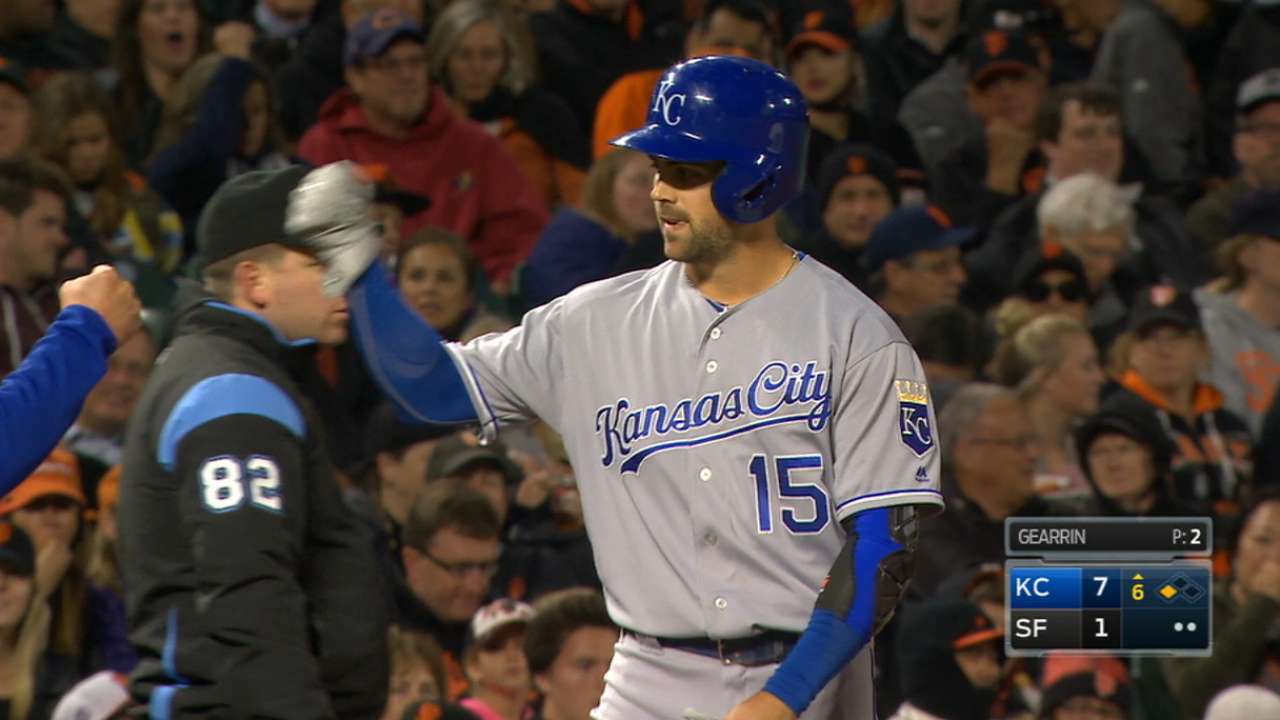Royals romp behind Vargas' strong start