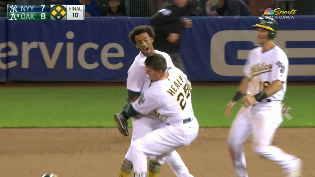 Davis, Atléticos dejaron tendidos a los Yankees en la 10ma