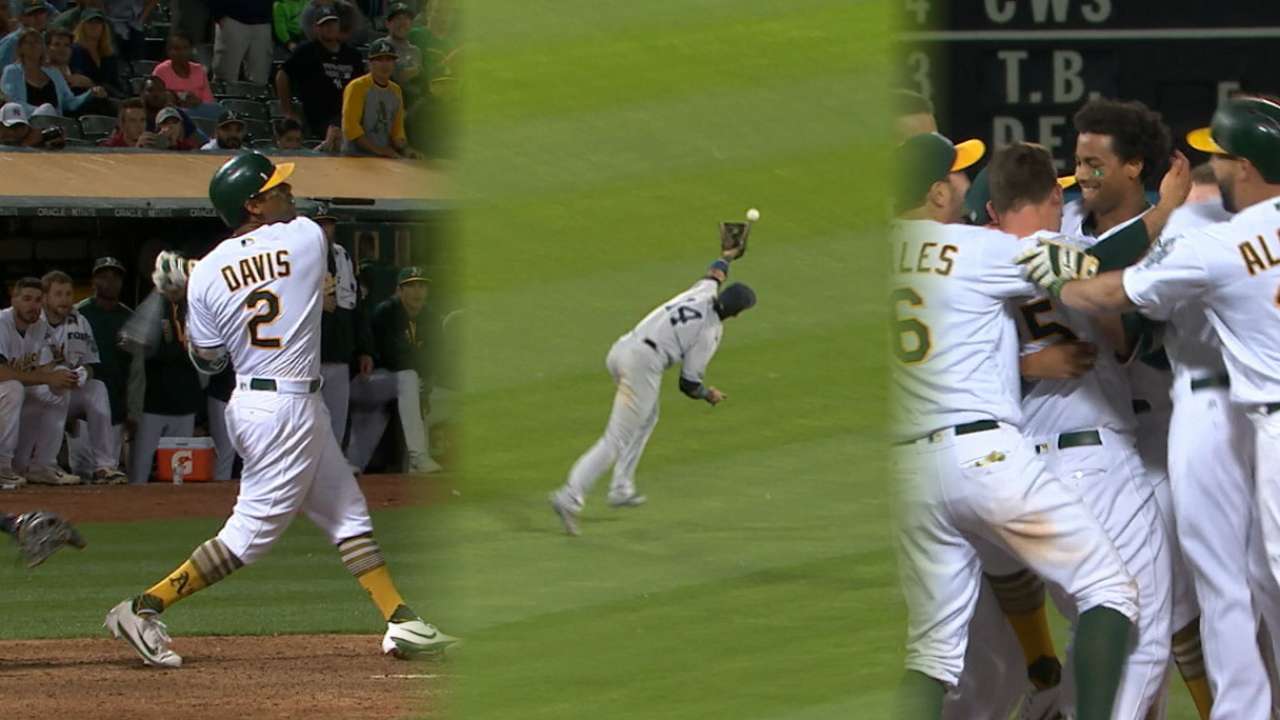 Khris clutch as A's sink Yanks in wild walk-off