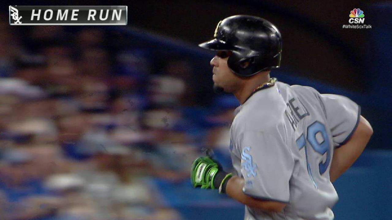 Abreu goes yard in the 6th