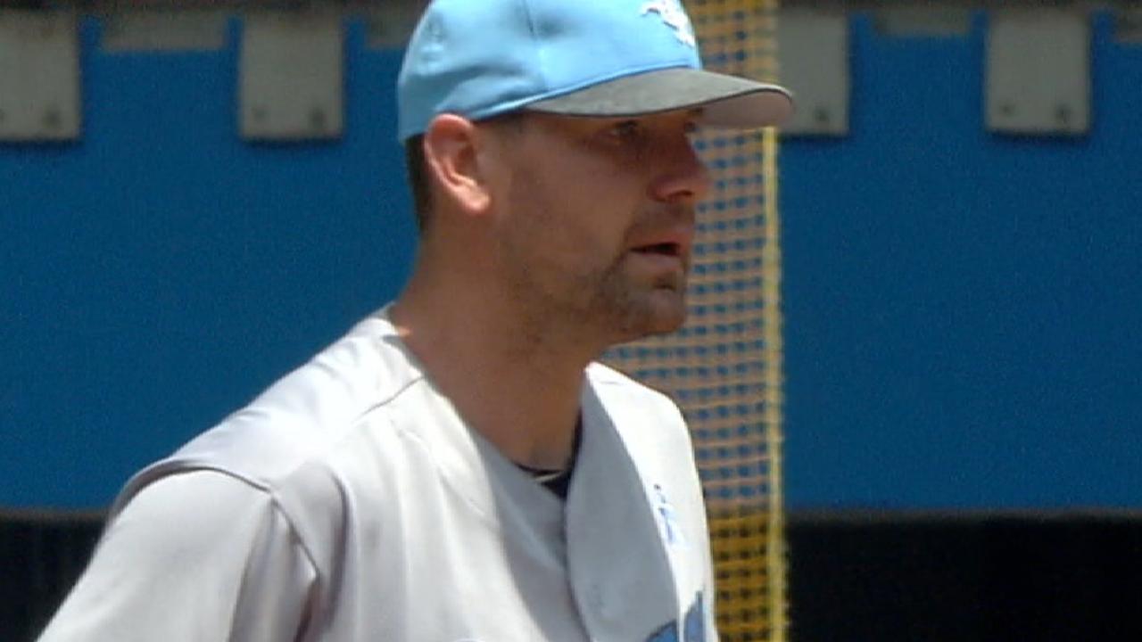 Pelfrey peaking after pinning down Blue Jays