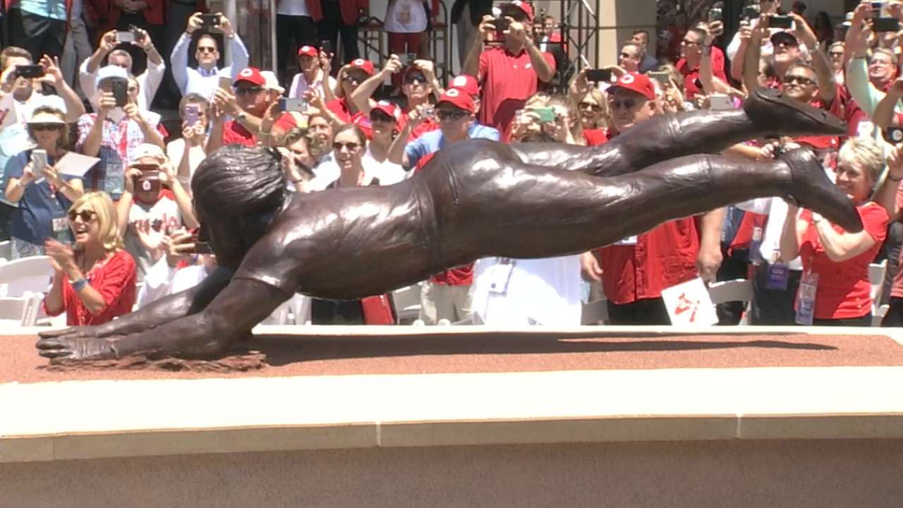 Pete Rose on his statue