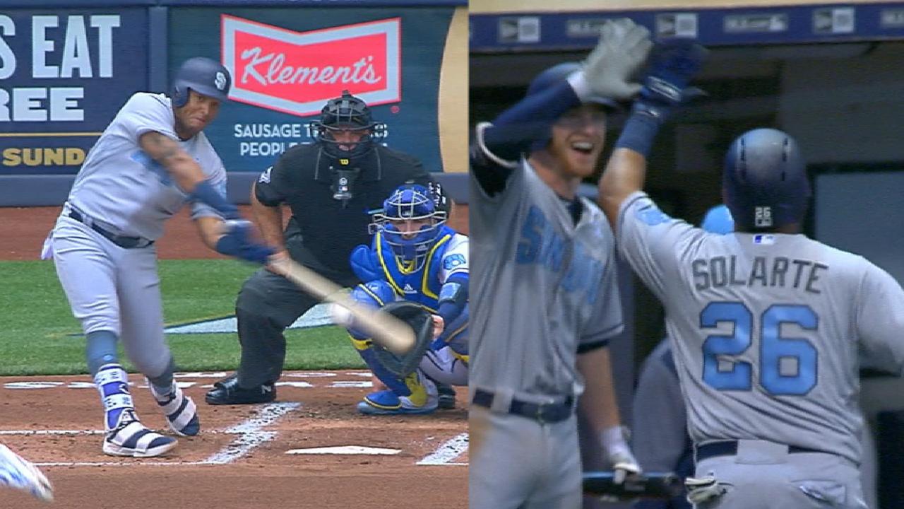 Solarte hits 2 HRs in front of 3 daughters