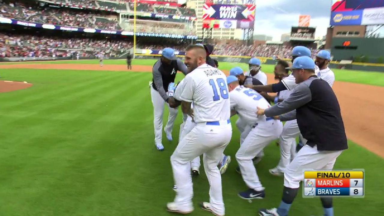 Missteps push Marlins further away from .500