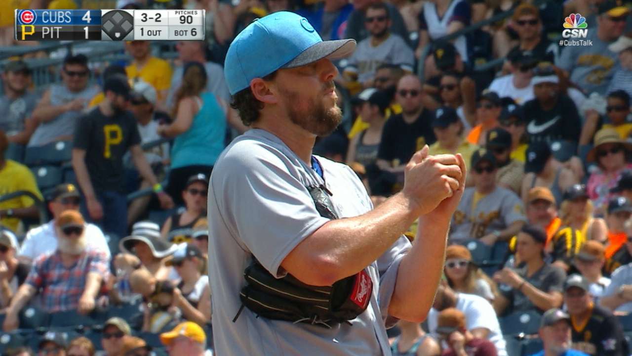 Lackey, Rizzo lead way to lift Cubs to .500
