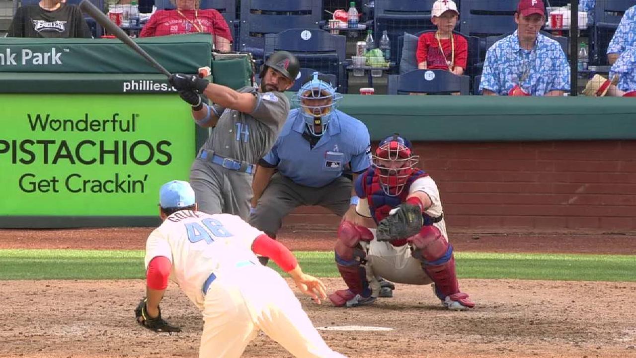 Primer jonrón de Fuentes impulsó a D-backs vs. Filis en extras