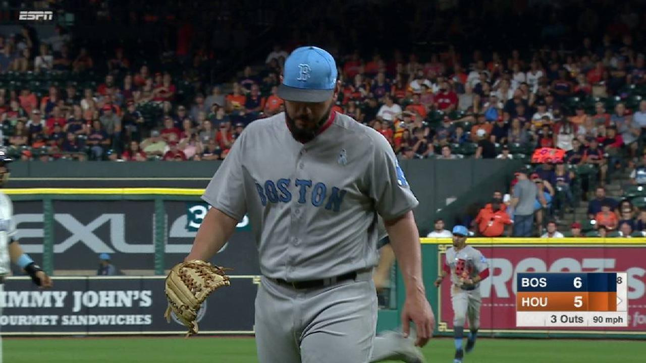 Gurriel ejected after strikeout