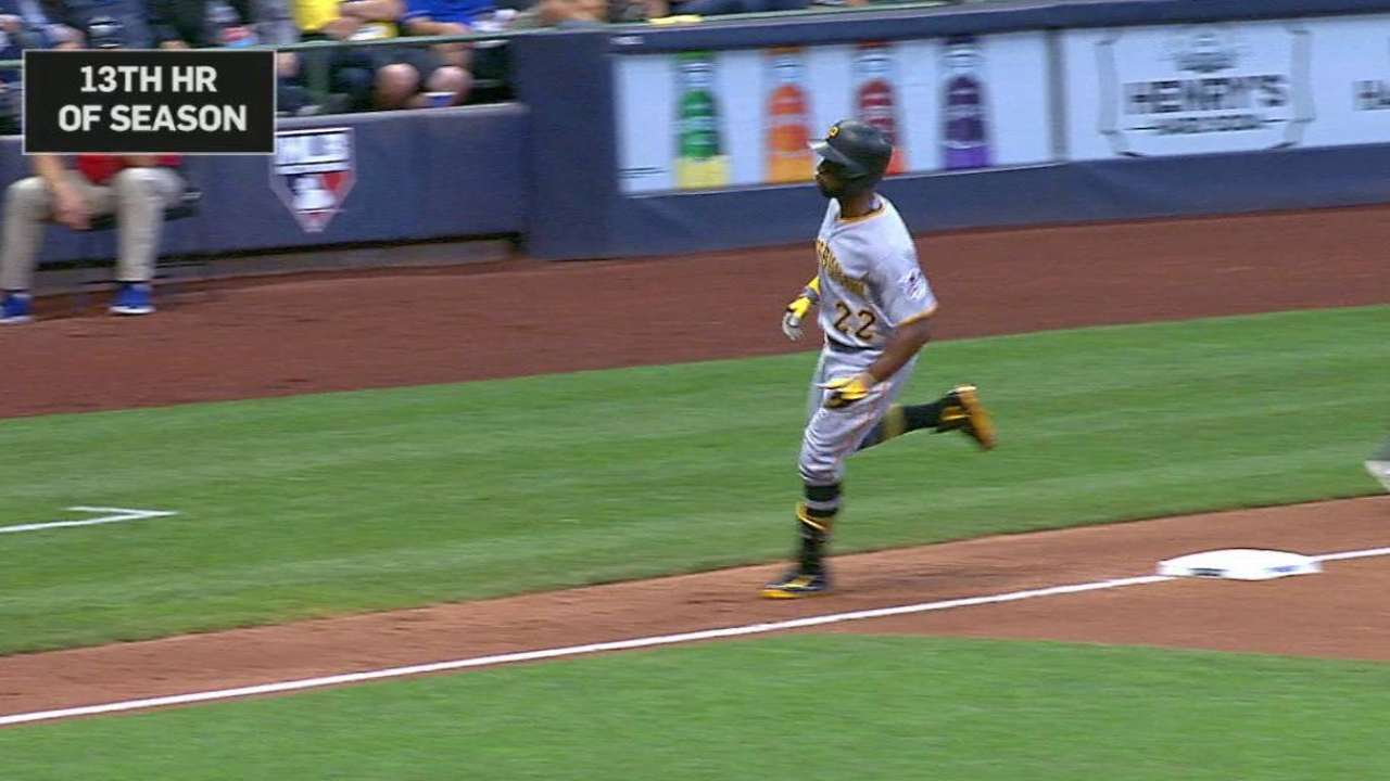 McCutchen, Cole guían victoria de los Piratas ante Cerveceros