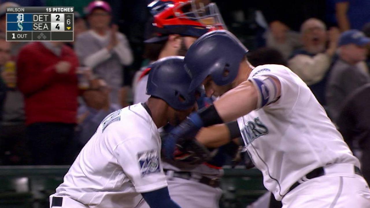Par de HR de Zunino catapultan a Marineros sobre Tigres