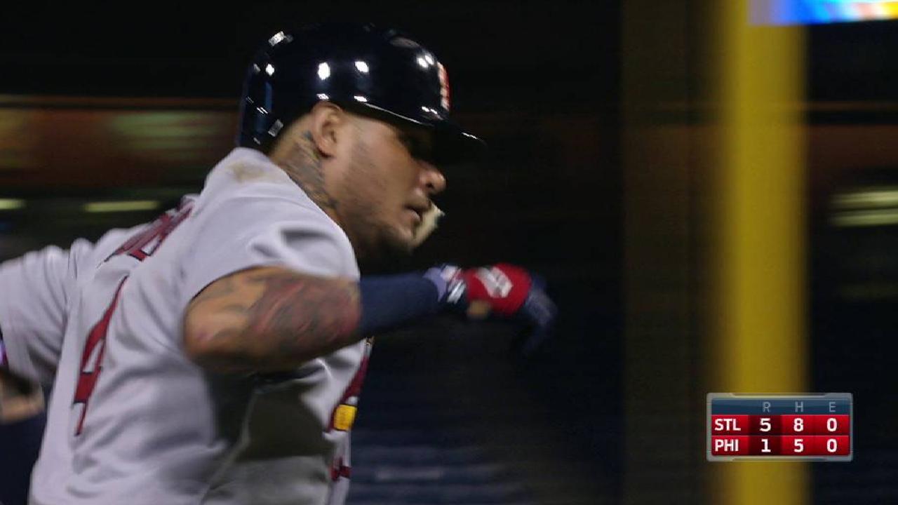 Con racimo ofensivo en el 11mo inning, Cardenales se imponen a Filis