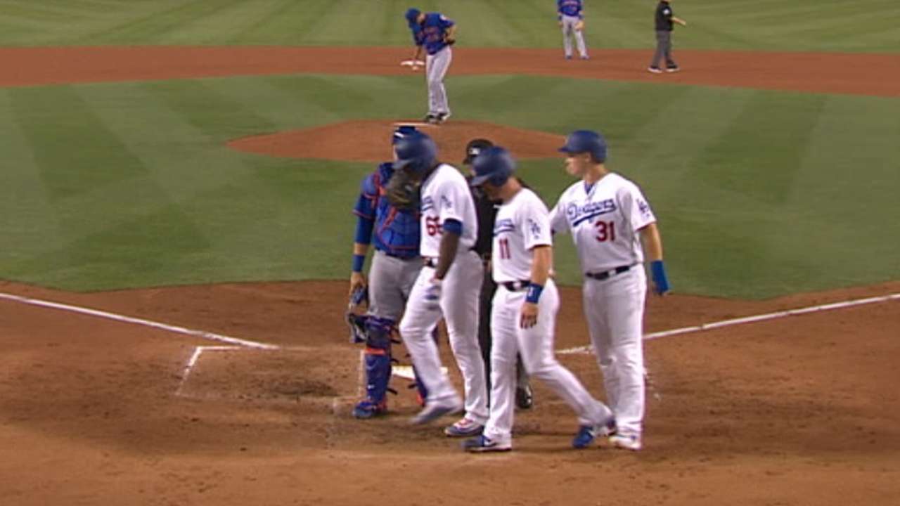 Jonrones de Grandal y Puig mandaron a Dodgers a la cima