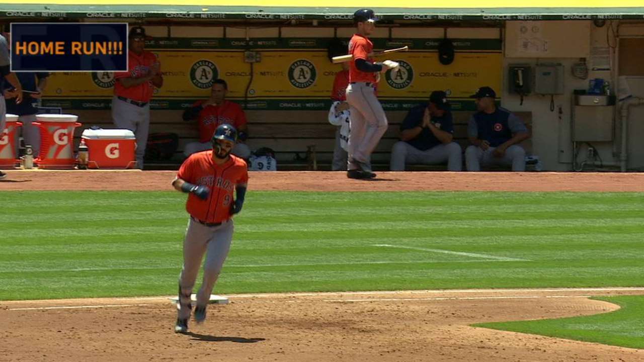 Astros completan barrida de Oakland y llegan a 50 victorias