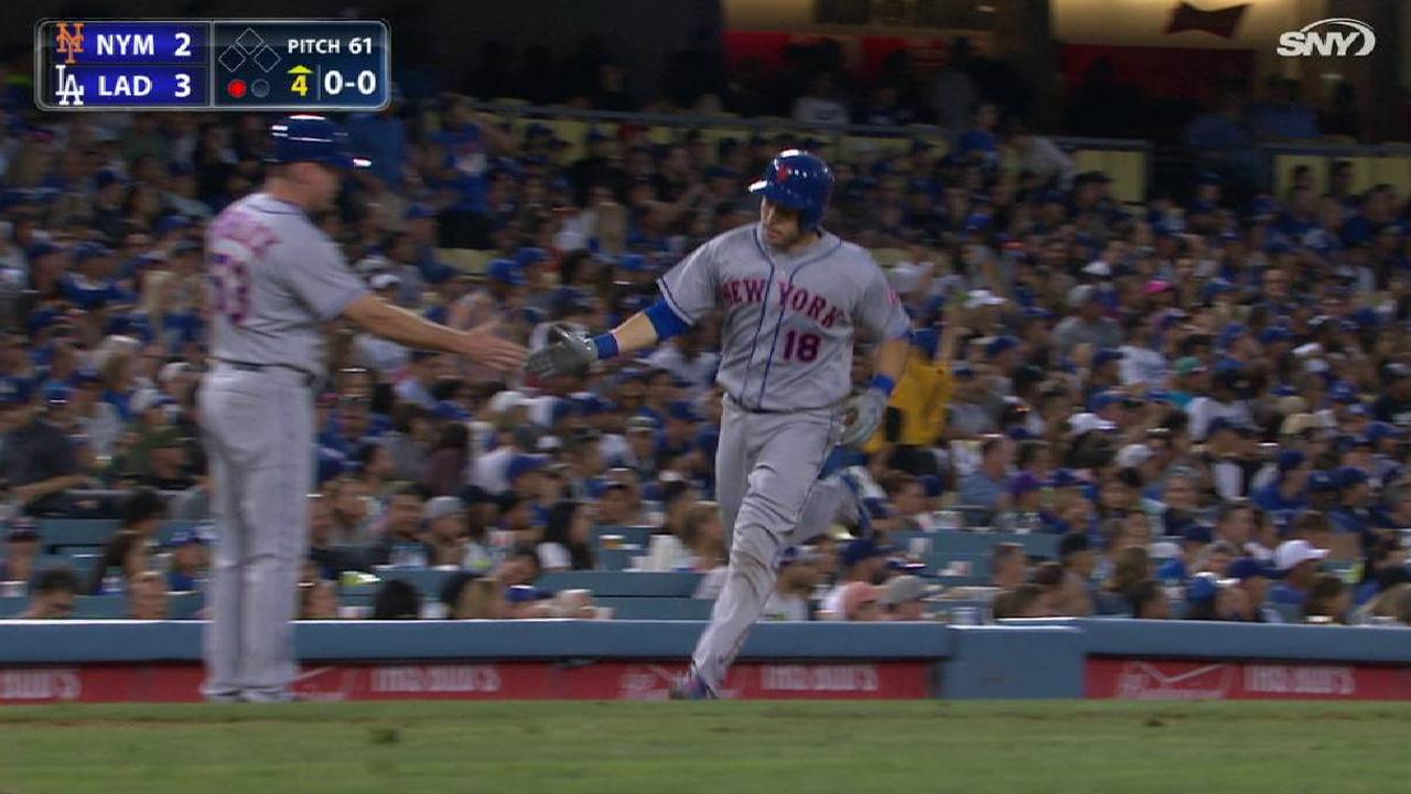 d'Arnaud's solo blast